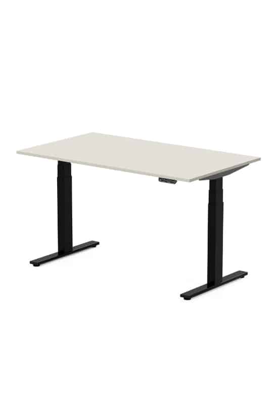Bureau assis-debout réglable avec plateau rectangulaire beige clair et piétement double en T noir. Panneau de commande intégré.